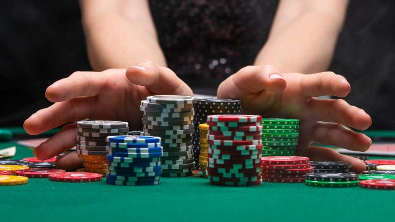 Tập trung quan sát thói quen chơi Poker của đối thủ